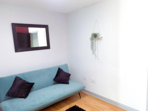 Lovely, Cosy & Central 3 Bed House Near Station